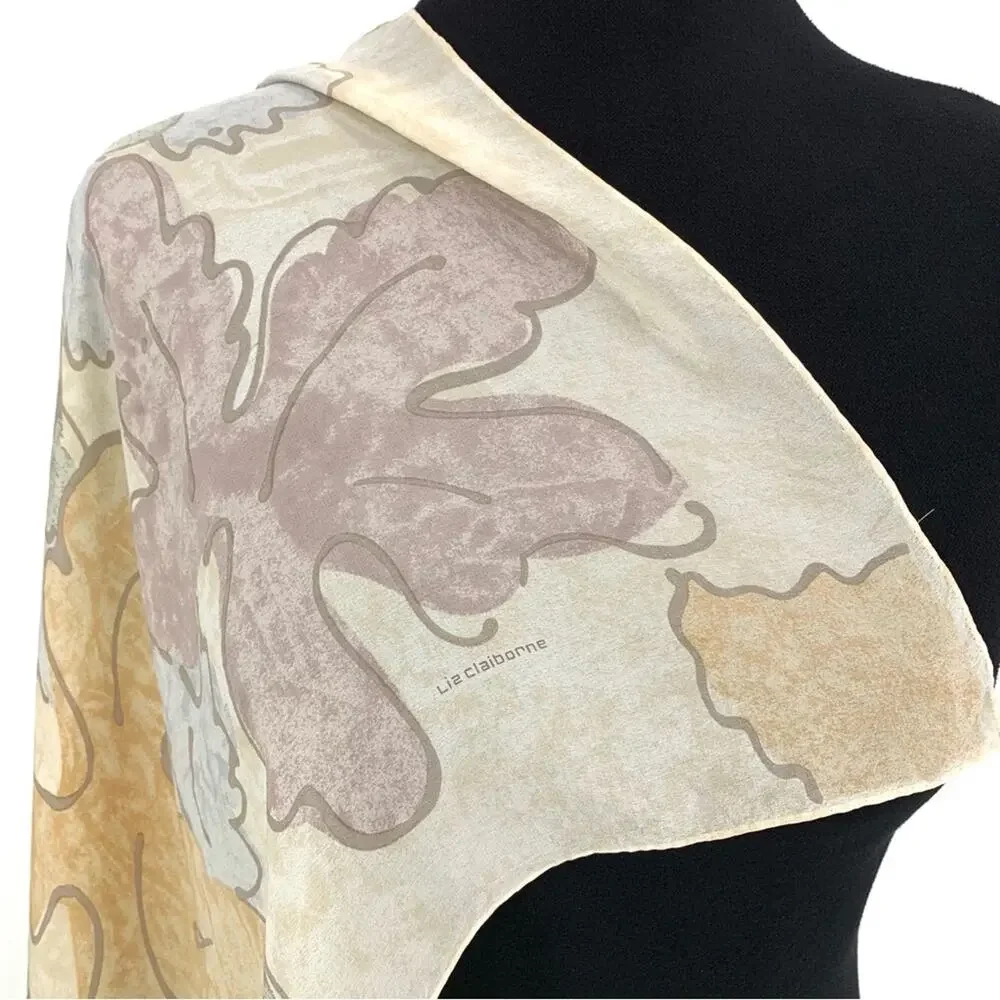 VTG LIZ CLAIBORNE Leaf Design Square Neck Scarf Cream